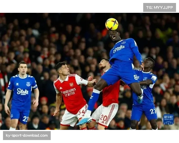 埃泽旧主场难救主,阿森纳险胜水晶宫强势登顶英超 埃泽旧主场难救主,阿森纳险胜水晶宫强势登顶英超
